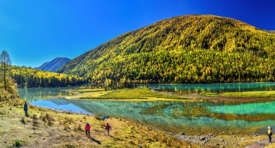 What to See on a Classic Northern Xinjiang Loop: Best Stops and Travel Tips