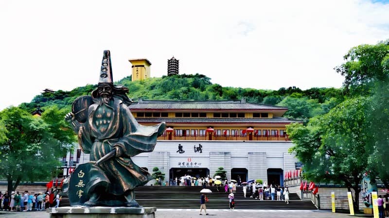 5-Day Yichang–Chongqing Yangtze River Cruise Tour (Downstream): Chongqing, Fengdu, Three Gorges & More
