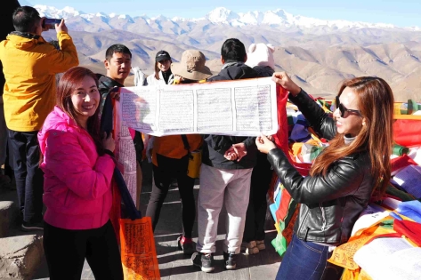 How to Choose the Right Tibet Tour for You — A Journey Beyond the Clouds
