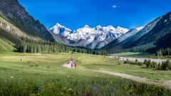 Why Xinjiang Is Known as “China’s Outdoor Paradise”