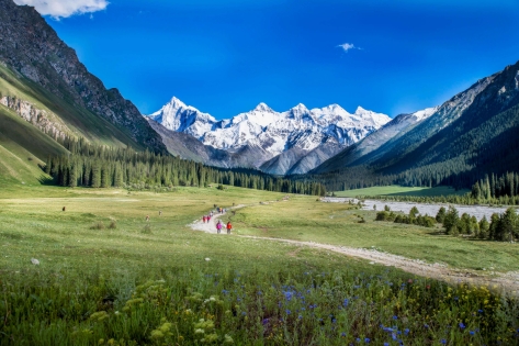 Why Xinjiang Is Known as “China’s Outdoor Paradise”