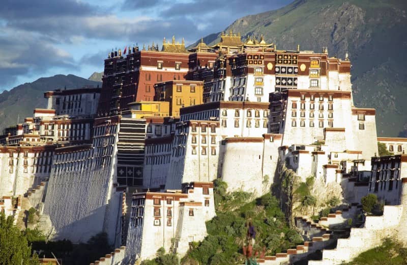 13-Day Autumn Exclusive Deluxe Tibet Tour via Flights and Trains: Ranwu Lake, Everest, Lhasa, Nyingchi, Bomi & More