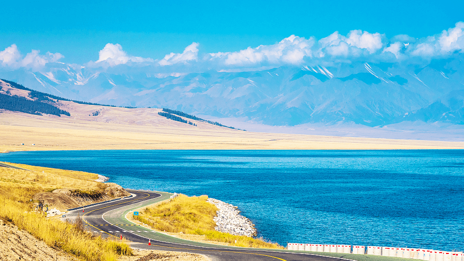 9-Day Xinjiang Duku Highway Tour: Urumqi, Kanas, Hemu, Sailimu Lake & More