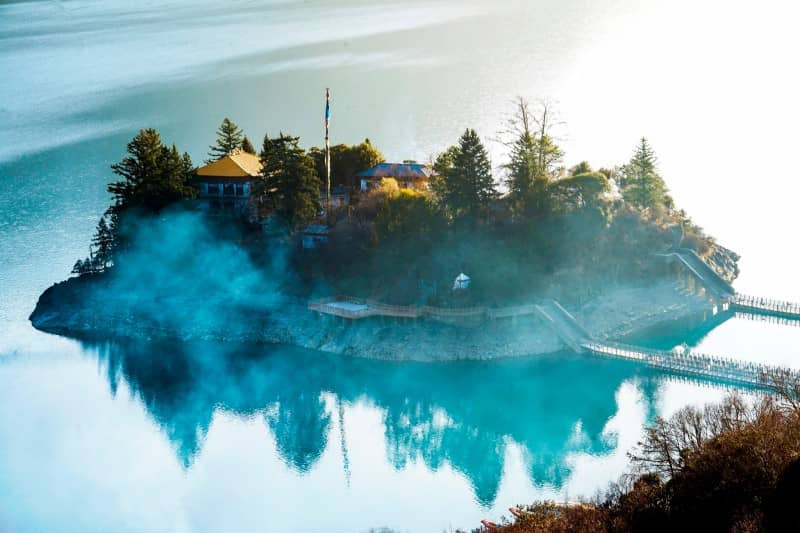13-Day Autumn Exclusive Deluxe Tibet Tour via Flights and Trains: Ranwu Lake, Everest, Lhasa, Nyingchi, Bomi & More