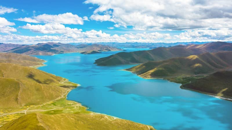 13-Day Autumn Exclusive Deluxe Tibet Tour via Flights and Trains: Ranwu Lake, Everest, Lhasa, Nyingchi, Bomi & More
