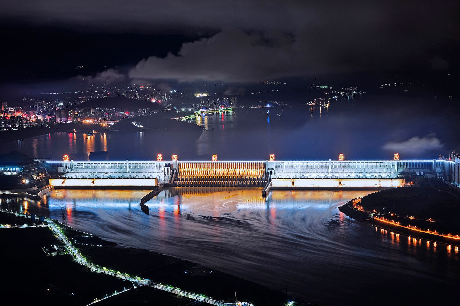 5-Day Yichang–Chongqing Yangtze River Cruise Tour (Downstream): Chongqing, Fengdu, Three Gorges & More