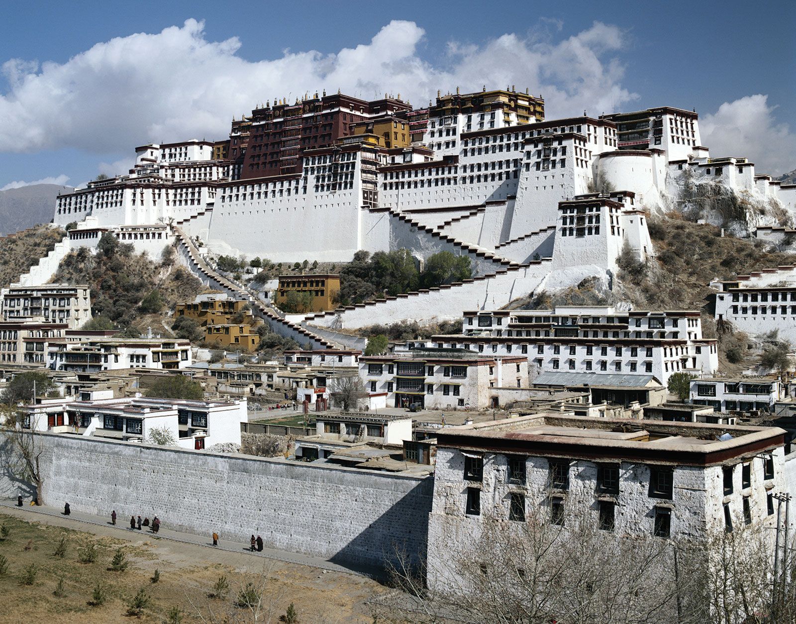 Potala-Palace-complex-Lhasa-China-Tibet-Autonomous