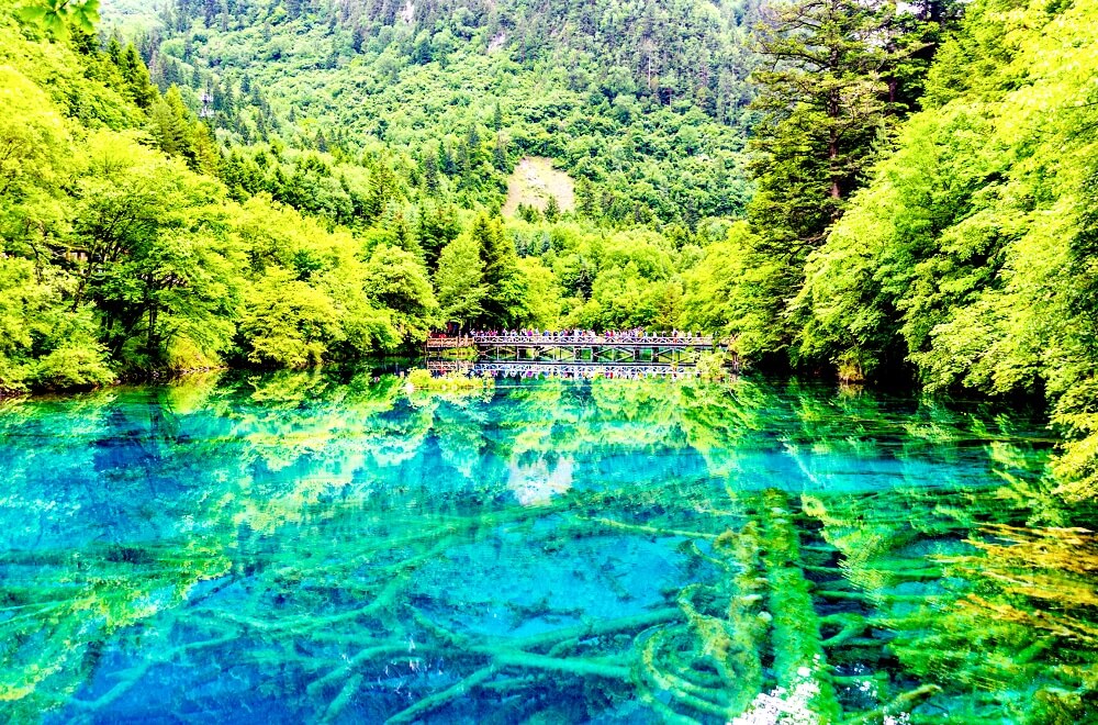 6-Day Western Sichuan Tour: Chengdu, Jiuzhaigou, Dujiangyan, Mount Siguniang, Huanglong