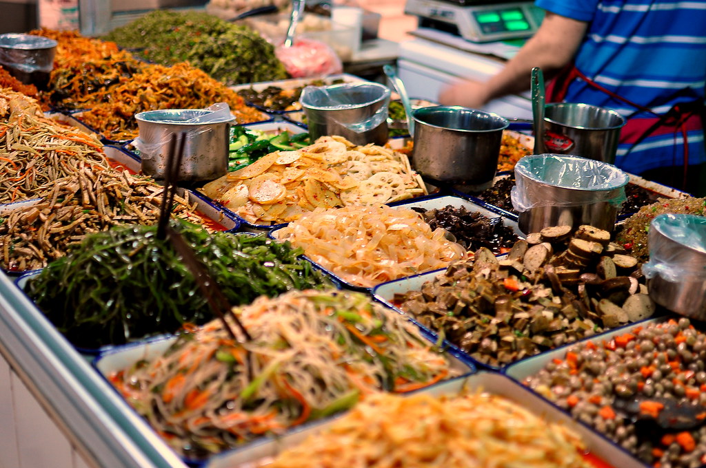 2-Day Chengdu Panda & Food Tour: Panda Base, Jinsha Museum & More