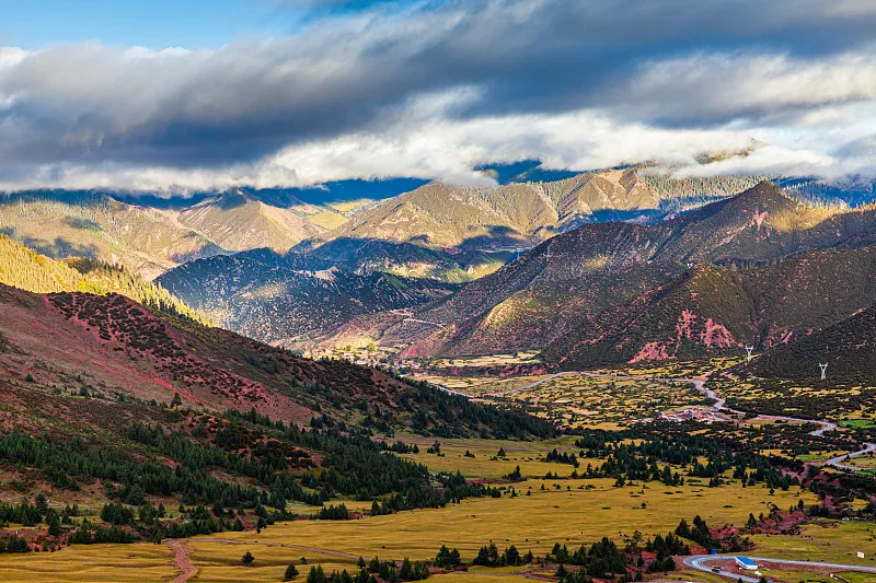 Tibet’s Top 10 Must-Visit Cities: A Journey Through Culture, Altitude & Adventure