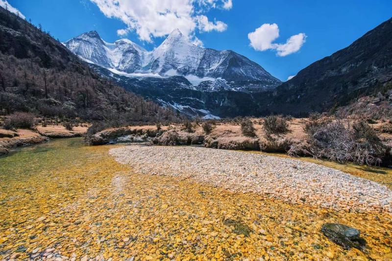 5-day Sichuan Small Group Tour: Daocheng Yading, Kangding, Siguniang Mountain