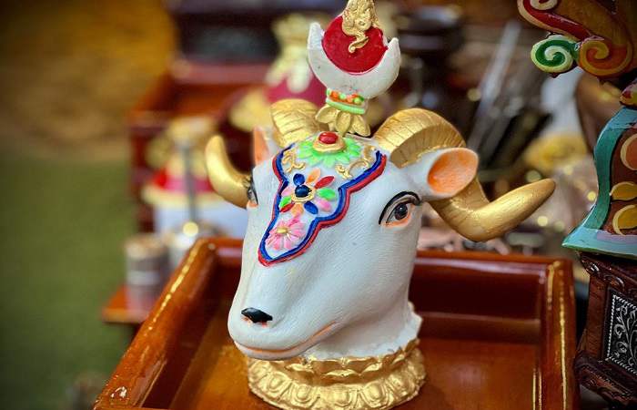 Sheep’s-Head Sculptures