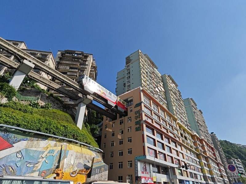 5-Day 4-Night Chongqing Group Tour: Three Natural Bridges, Wulong Fairy Mountain, Hongyadong, Ciqikou & More
