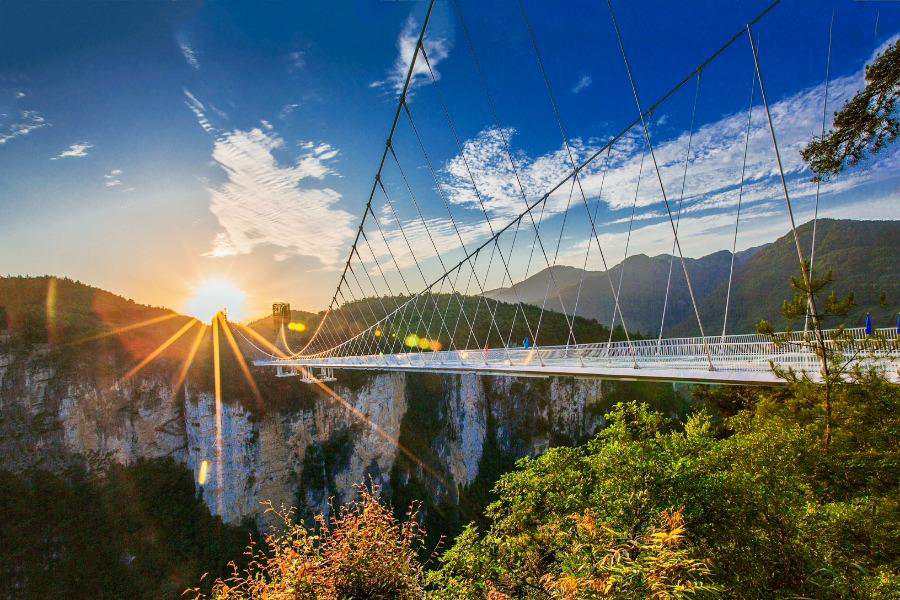 6D5N Zhangjiajie Tour: Zhangjiajie Forest Park, Grand Canyon Glass Bridge, Tianmen Mountain & More