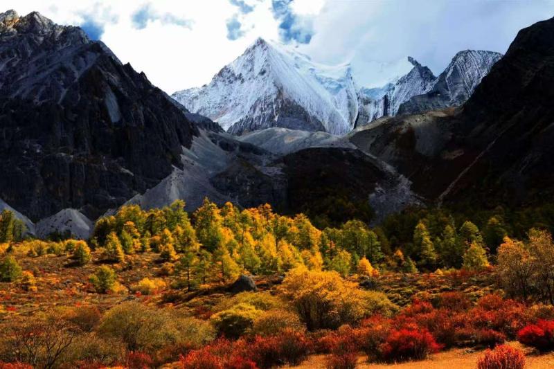 5-day Sichuan Small Group Tour: Daocheng Yading, Kangding, Siguniang Mountain