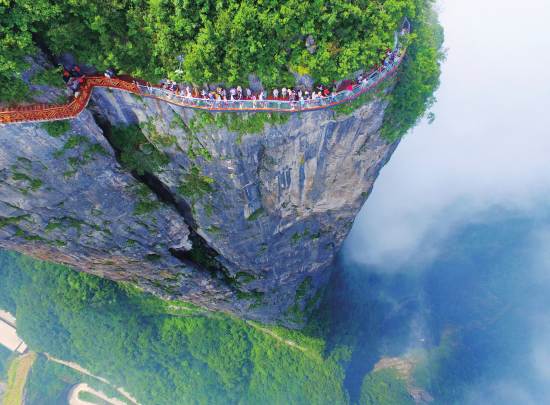 6D5N Zhangjiajie Tour: Zhangjiajie Forest Park, Grand Canyon Glass Bridge, Tianmen Mountain & More