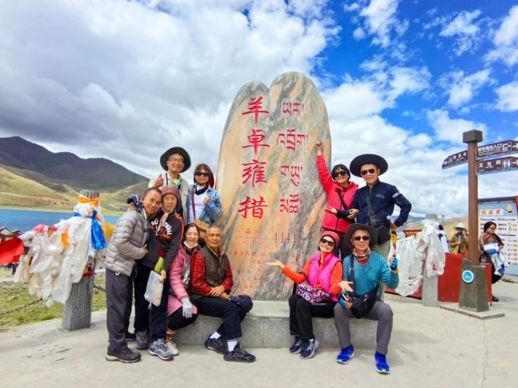 8-Day Sacred Journey: Yamdrok Lake, Mount Everest & the Mystical Mount Kailash Pilgrimage