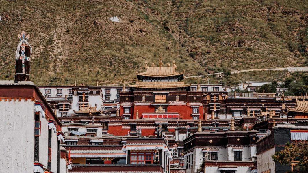 13-Day Tibet Peach Blossom Tour: Bomi, Nyingchi, Lhasa, Namtso & EBC