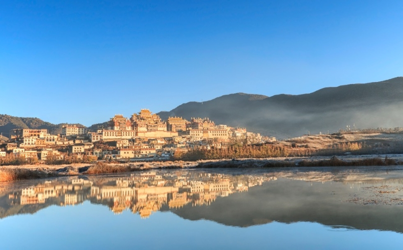 7-Day Yunnan-Tibet Highway Tour: Lijiang to Lhasa via Shangri-La & Meili Snow Mountain