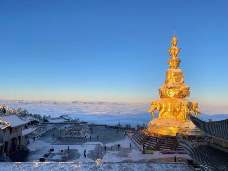 Mount Emei Height & Itinerary Guide: What to Expect at 3,099m