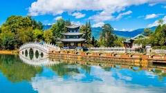 7-Day Yunnan-Tibet Highway Tour: Lijiang to Lhasa via Shangri-La & Meili Snow Mountain