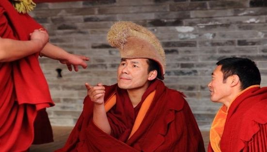 Tibetan Buddhist Ritual Clothes: What Do Tibetan Monks Wear?
