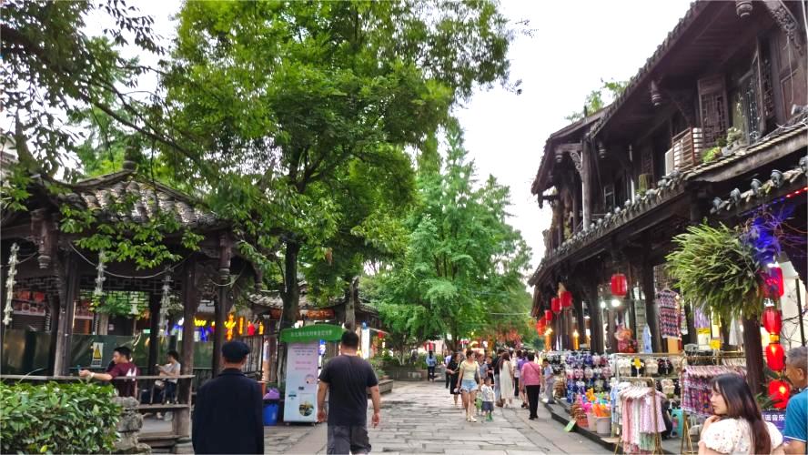 Where to Go in Dujiangyan: Complete Travel Guide Near Chengdu