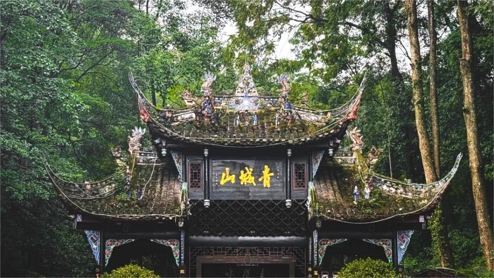 Where to Go in Dujiangyan: Complete Travel Guide Near Chengdu