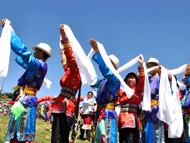 The Symbolism of the Tibetan Hada: Purity, Blessings, and Friendship