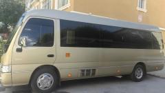 Your Ultimate Guide to Tibet Tour Vehicles - Comfort, Safety, Views