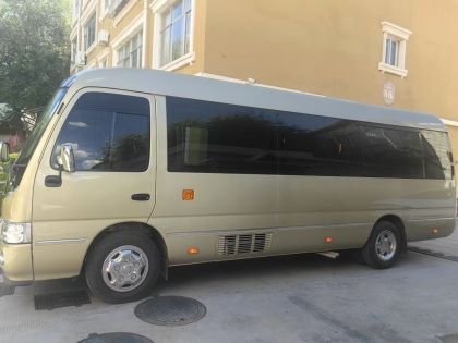 Your Ultimate Guide to Tibet Tour Vehicles - Comfort, Safety, Views