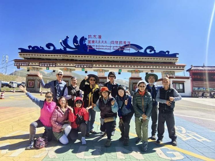 Namtso Tourists