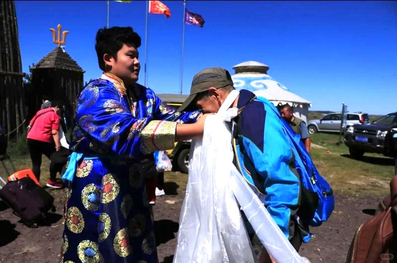 The Symbolism of the Tibetan Hada: Purity, Blessings, and Friendship