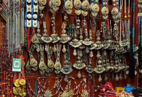 Tibetan Handicrafts: Souvenirs Worth Bringing Home