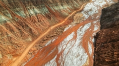 Xinjiang’s Red Rock Wonder: Canyons, Cliffs, and Natural Beauty