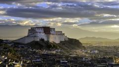 Shigatse, Tibet: A Travel Guide to Mount Everest, Tashilhunpo & Karola Glacier