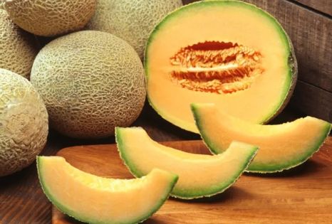 Fruits of Xinjiang: Why Grapes, Melons, and Pomegranates Taste Better Here
