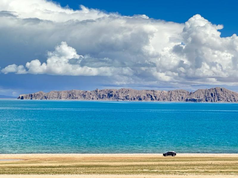 Tibet’s Most Beautiful Lakes: The Stunning Gems of the Plateau
