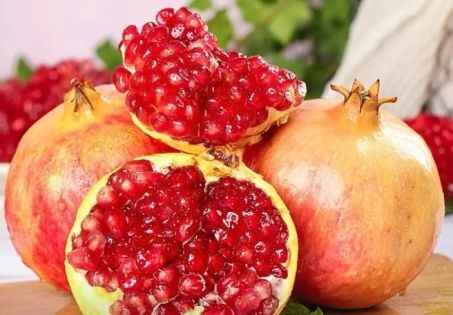 Fruits of Xinjiang: Why Grapes, Melons, and Pomegranates Taste Better Here