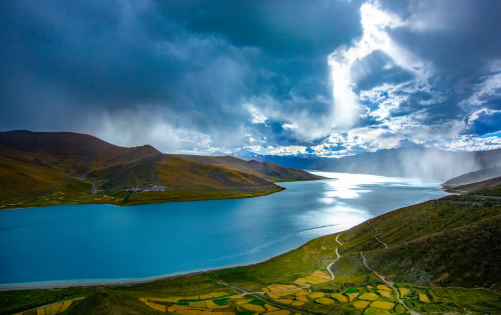 The Secret of Yamdrok Lake’s Changing Colors