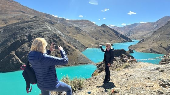 The Secret of Yamdrok Lake’s Changing Colors