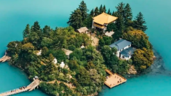 Draksum-tso Lake in Nyingchi: A Hidden Alpine Gem