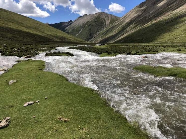 Mountain-River-in-Tsotup-chu-valley-1024x768