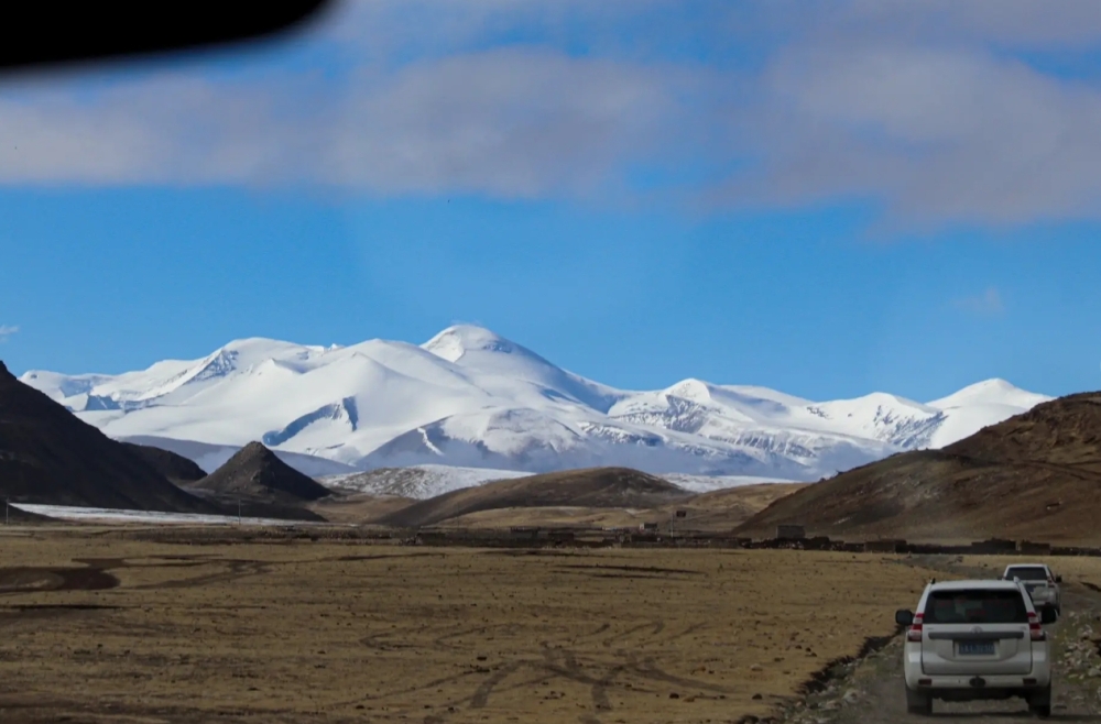 Coping with Motion Sickness During Long Drives in Tibet