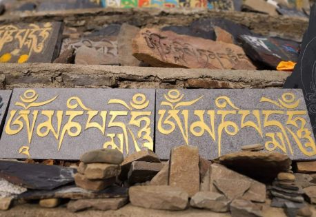 Whispers in Stone: Exploring Tibet’s Mani Stones and Cairn Culture