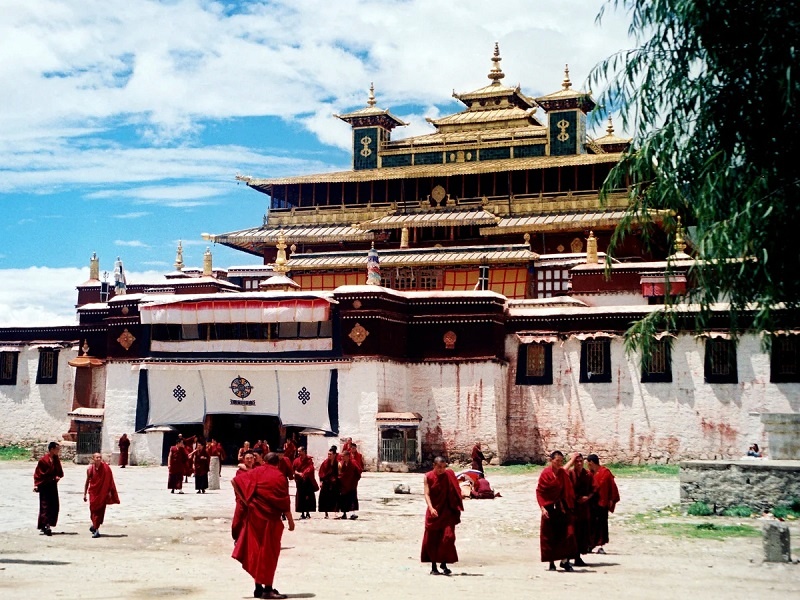 8-Day Ganden Monastery to Samye Monastery Trek from Lhasa