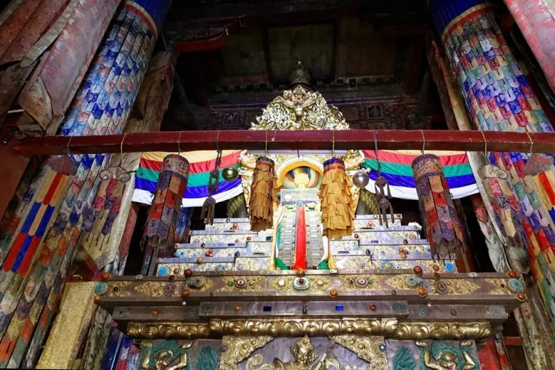 Stupa at Tashilhunpo Monastery