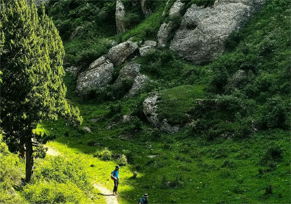 6-Day Gannan Highlights Tour: Labrang, Sangke Grassland, Zhagana & Yellow River First Bend