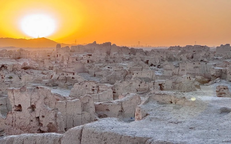 10 Day Tour Revisiting the Silk Road | Urumqi+Dunhuang+Jiayuguan+Chaka Salt Lake+Xining