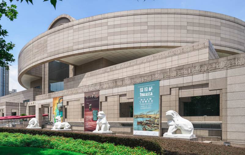 5-Day Shanghai & Zhangjiajie Tour: City Life & Avatar Mountains